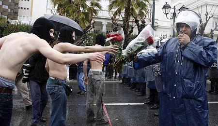 Λουλουδοφόροι Κουκουλοφόροι
